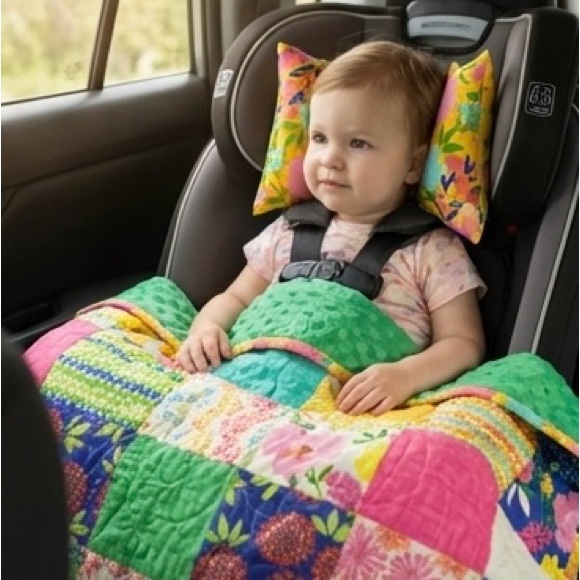 Patchwork Bright Summer Baby or Toddler Quilt with a mini pillow - one of a kind - Picture 2 of 12